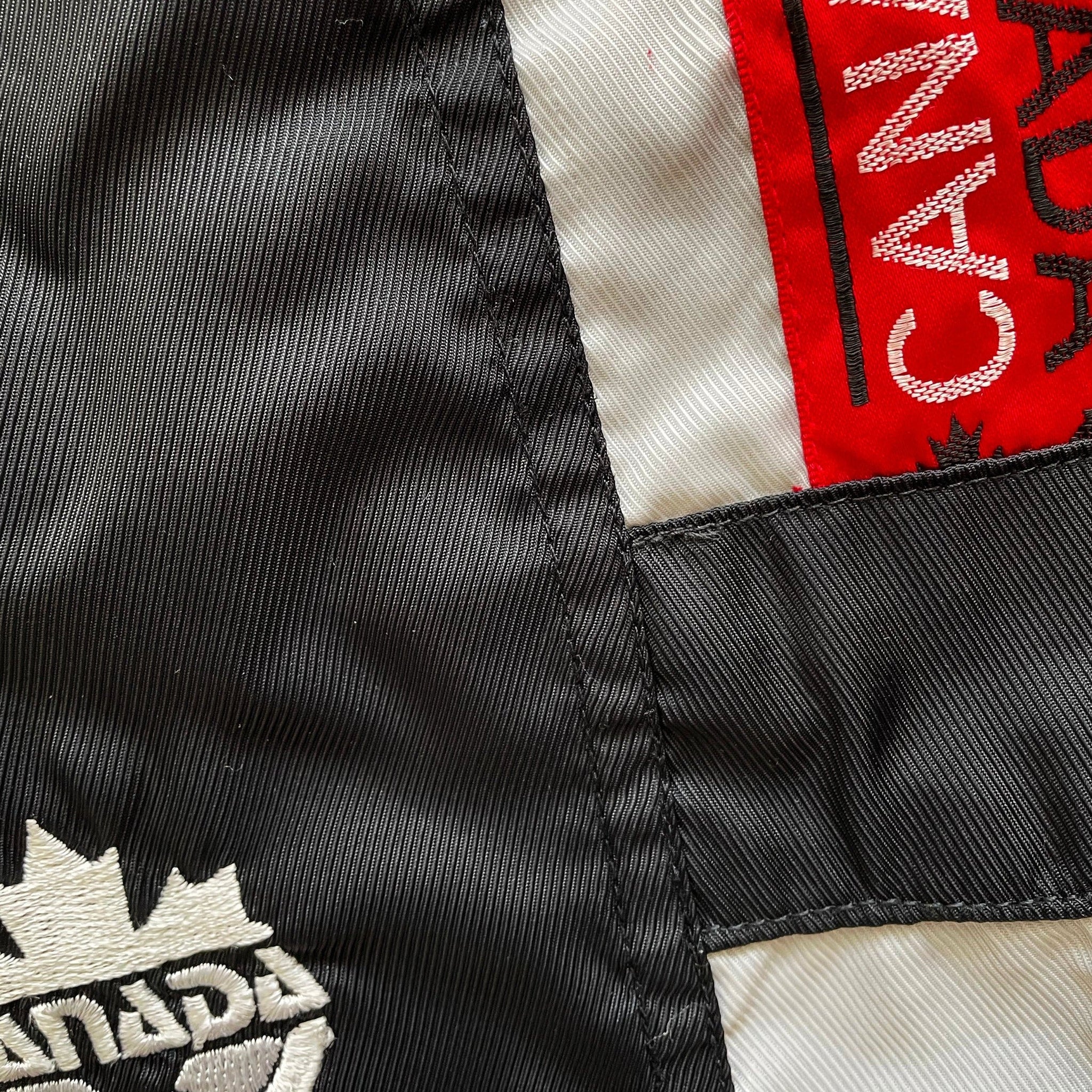 Canada Umbro Shorts - L